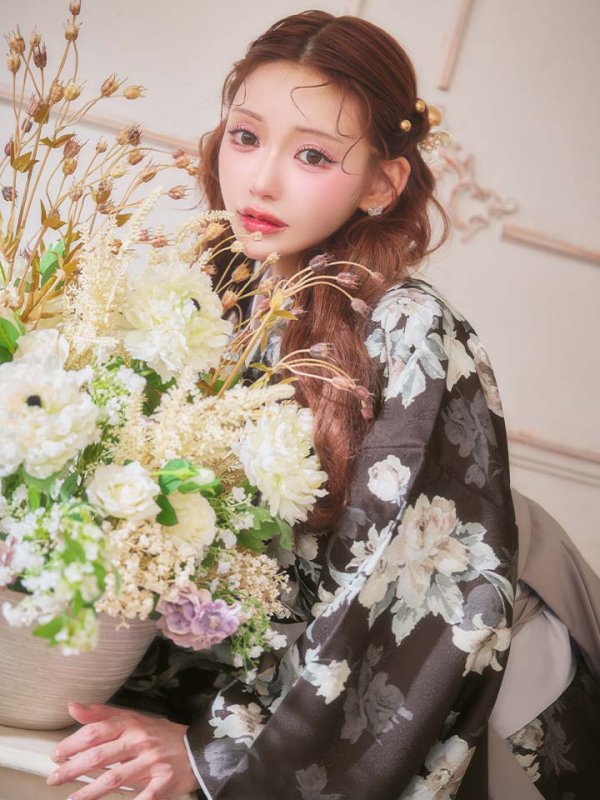 モデル:明日花キララ 身長:162cm　着用サイズ:Mサイズ