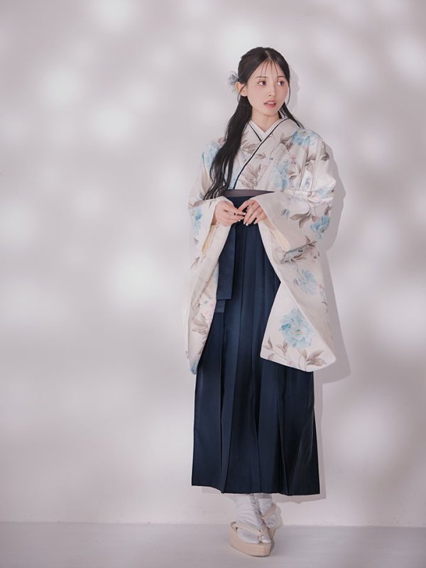 画像11: 【予約商品/1月中旬発送予定】ブルー芍薬 ホワイト二尺袖着物【卒業袴３点セット 二尺袖着物/帯/袴】