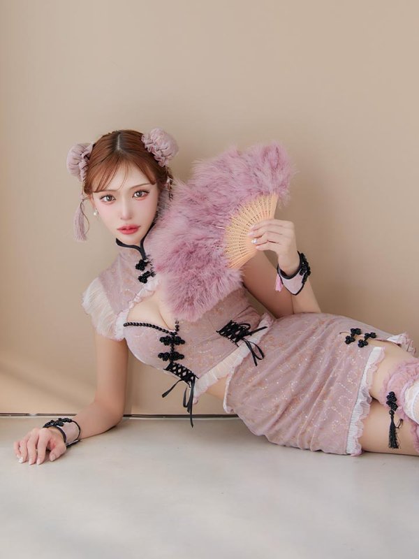 モデル：明日花キララ 　身長：162cm 　着用サイズ： Sサイズ