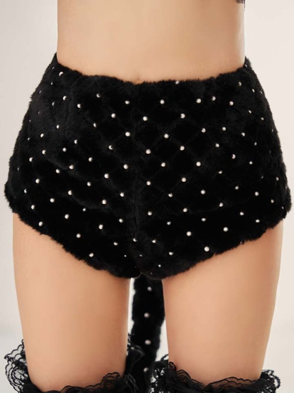 モデル： 三上悠亜　身長：159cm　着用サイズ：Sサイズ