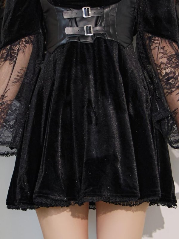 モデル：吉木千沙都 身長：158cm　着用サイズ：Sサイズ