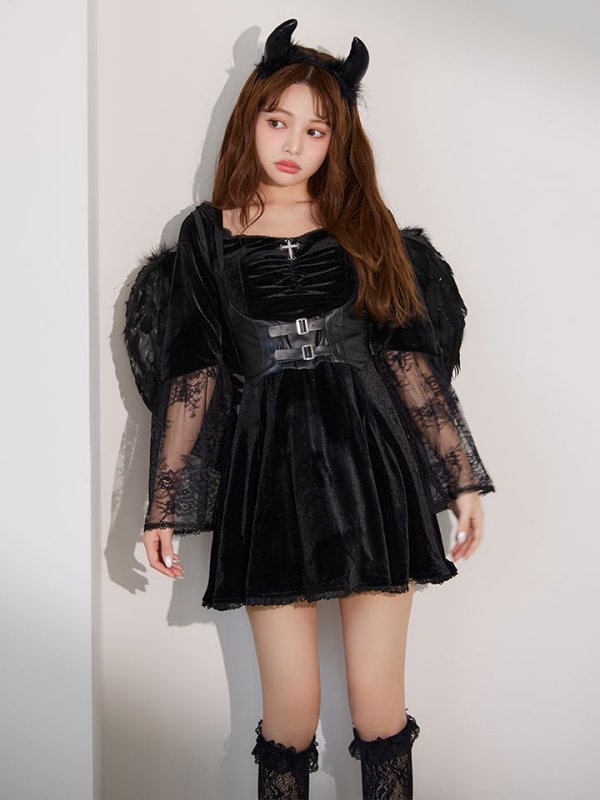 モデル：吉木千沙都 身長：158cm　着用サイズ：Sサイズ