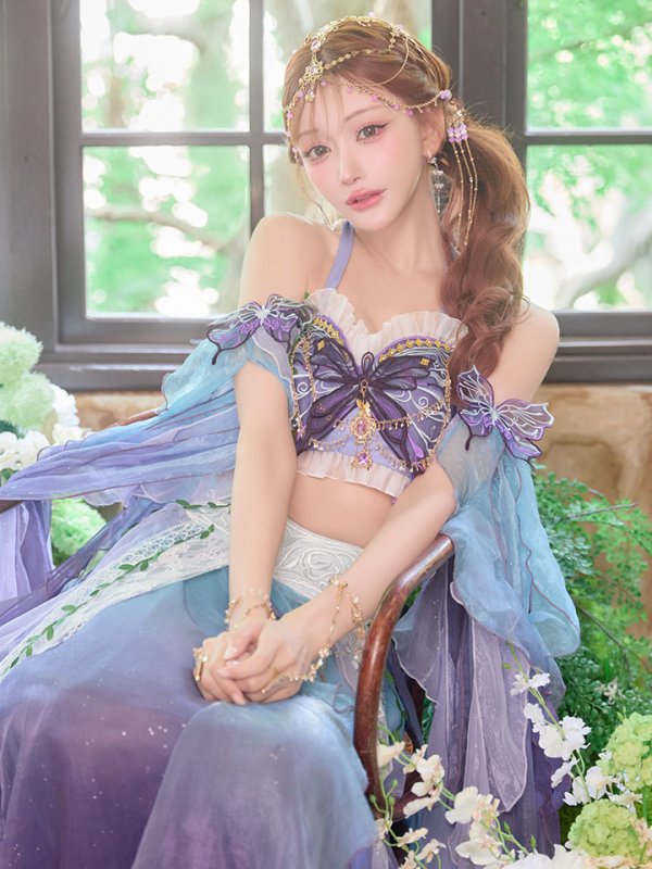 モデル：明日花キララ　身長：162cm　着用サイズ：Fサイズ