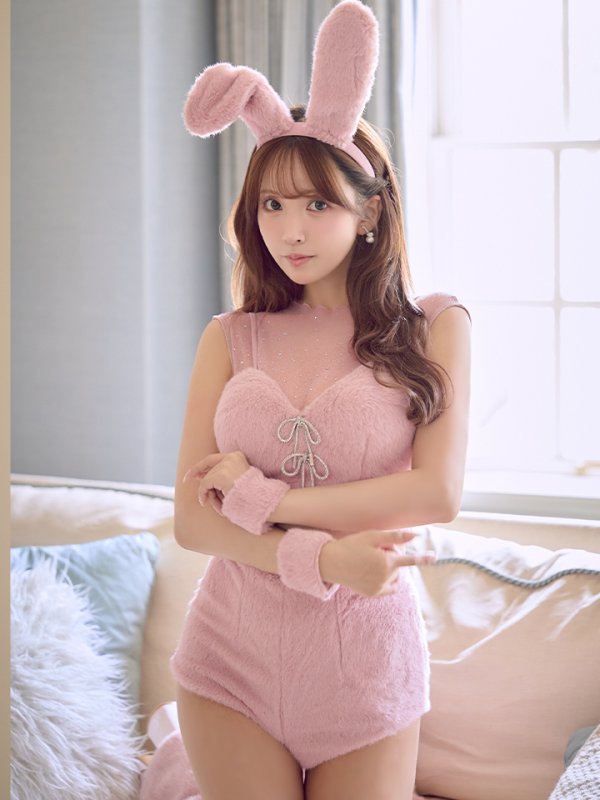 ピンク　モデル：三上悠亜　身長：159cm　着用サイズ：Sサイズ