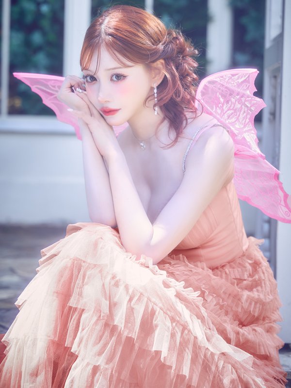 モデル：明日花キララ　身長：162cm　着用サイズ：Sサイズ