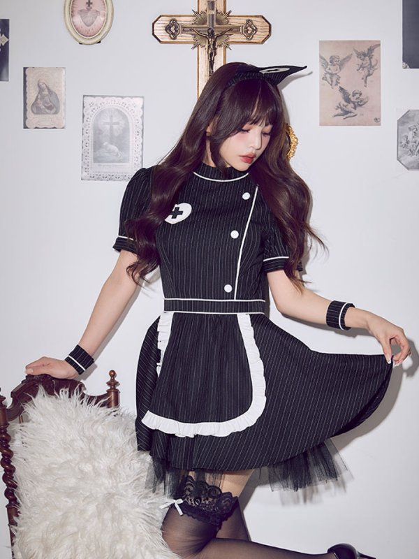 画像2: 【送料無料！】【ハロウィン】ストライプナースフレアワンピース【コスプレ4点SET】【XS-Lサイズ】【予約/9月下旬発送予定】[OF03]吉木千沙都（ちぃぽぽ）着用