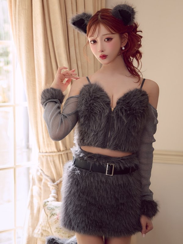 モデル：明日花キララ　身長：162cm　着用サイズ：Sサイズ
