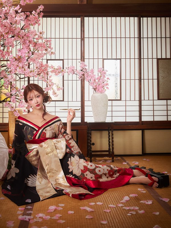 モデル：明日花キララ　身長：162cm　着用サイズ：Sサイズ