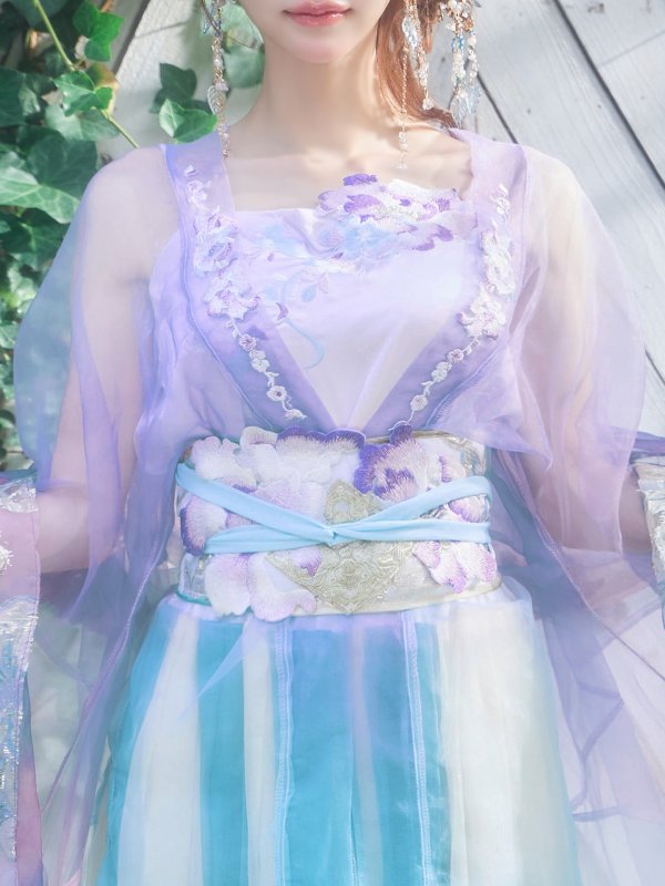 モデル：雨宮らむ　着用サイズ：Fサイズ