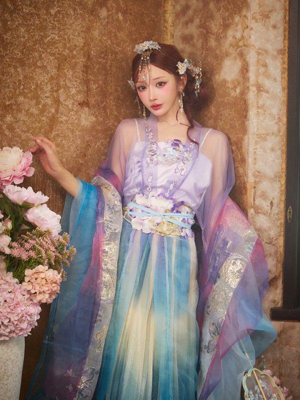 モデル：明日花キララ　身長：162cm　着用サイズ：Sサイズ
