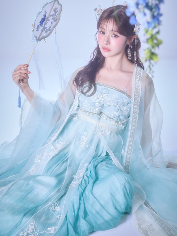 画像5: 【即日発送】【送料無料！】【ハロウィン】アイスブルー刺繍ロングシフォン漢服セット【コスプレ3点SET】【Fサイズ】[OF04]加藤美南着用