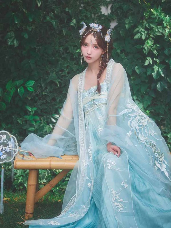 画像10: 【送料無料！】【ハロウィン】アイスブルー刺繍ロングシフォン漢服セット【コスプレ3点SET】【Fサイズ】【予約/8月下旬発送予定】[OF03]三上悠亜着用