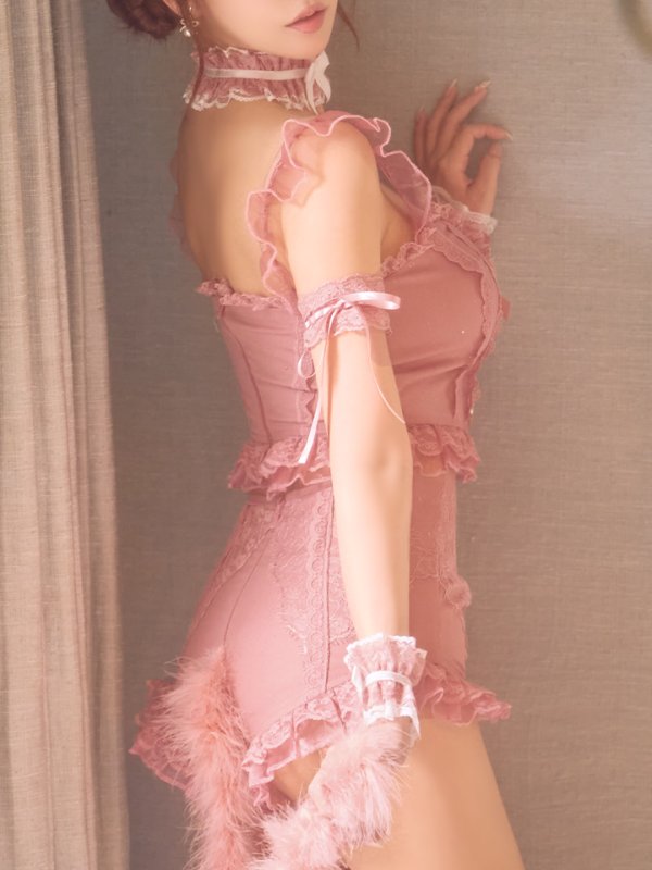 ピンク　モデル：三上悠亜　身長：159cm　着用サイズ：Sサイズ