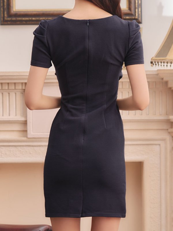 モデル:阿部なつき 身長:160cm 着用サイズ:Sサイズ