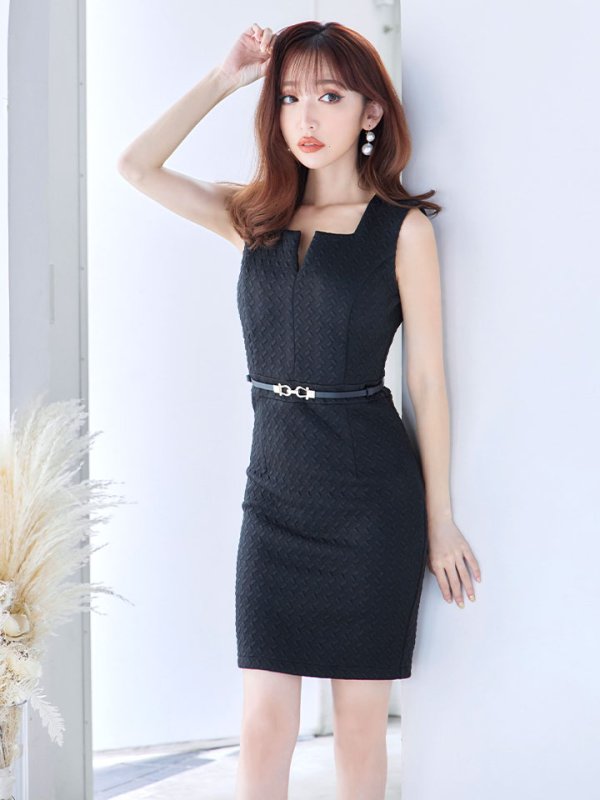 モデル:杉山佳那恵 身長:159cm 着用サイズ:Sサイズ