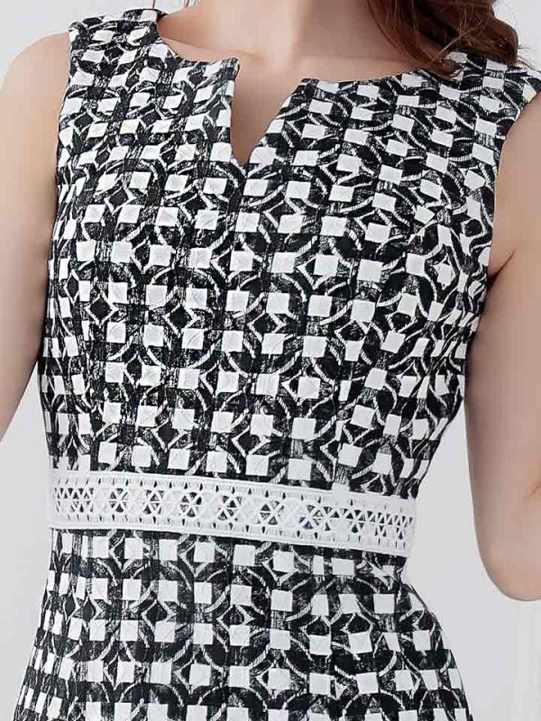 モデル：杉山佳那恵　身長：159cm　着用サイズ：Sサイズ