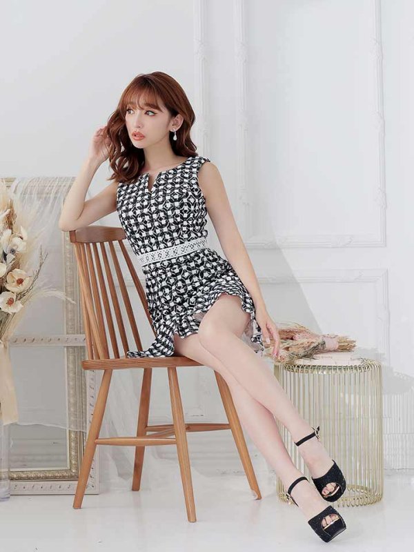 モデル：杉山佳那恵　身長：159cm　着用サイズ：Sサイズ