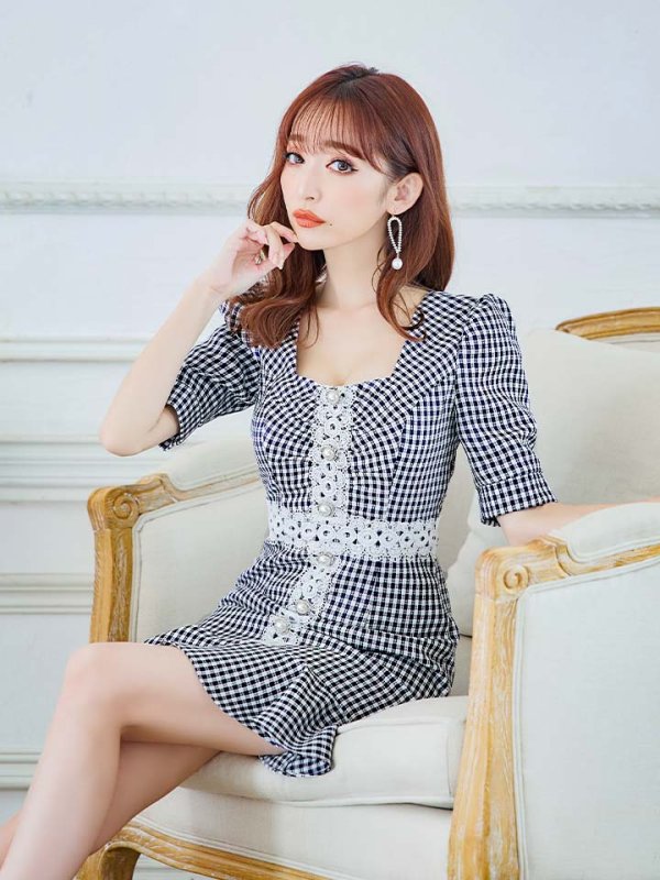 モデル：杉山佳那恵　身長：159cm　着用サイズ：Sサイズ