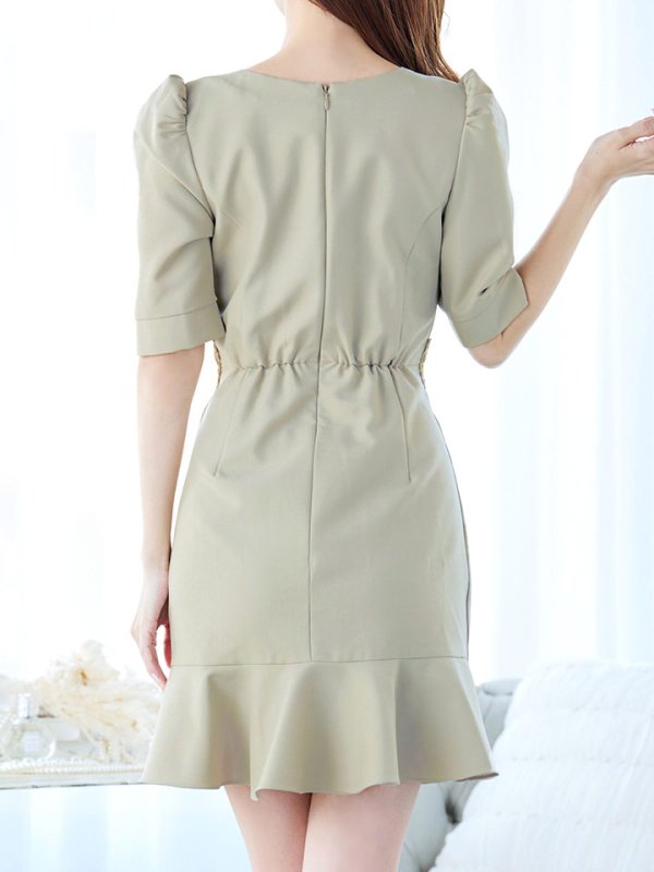 モデル：杉山佳那恵　身長：158cm　着用サイズ：Sサイズ