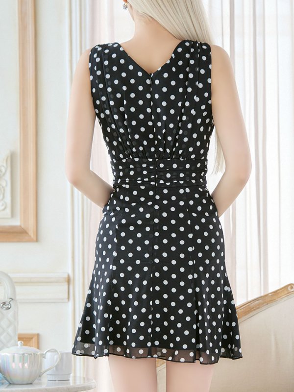 画像7: 水玉ワンピースドレス/フレアー/ノースリーブ/谷間見せ/背中隠し/ミニドレス/キャバドレス【XS-Mサイズ/2カラー】[OF03B] 【IM】