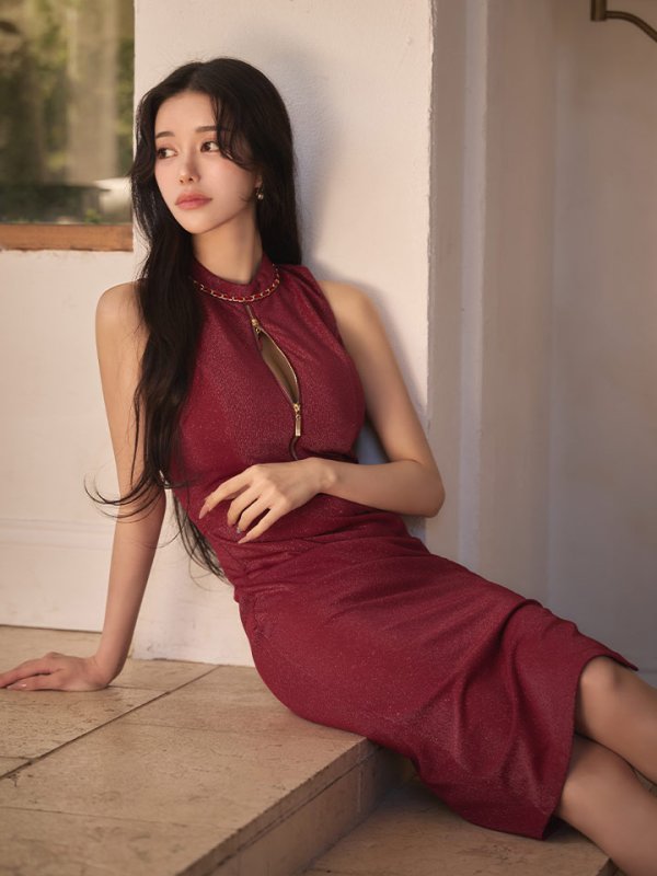 ワインレッド　モデル：ゆりお　身長：165cm　着用サイズ：Sサイズ