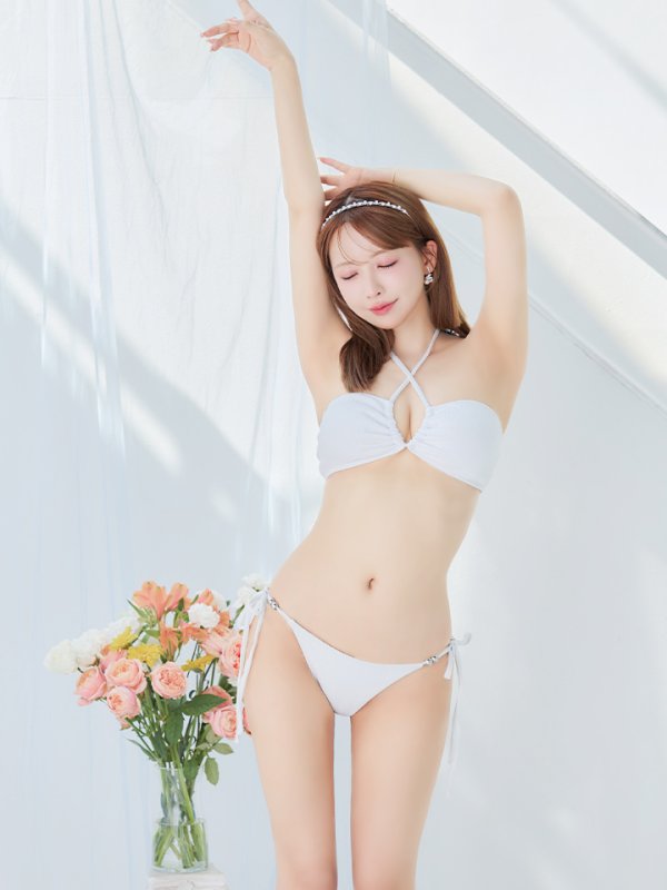 モデル：三上悠亜　身長159cm　着用サイズ：Sサイズ