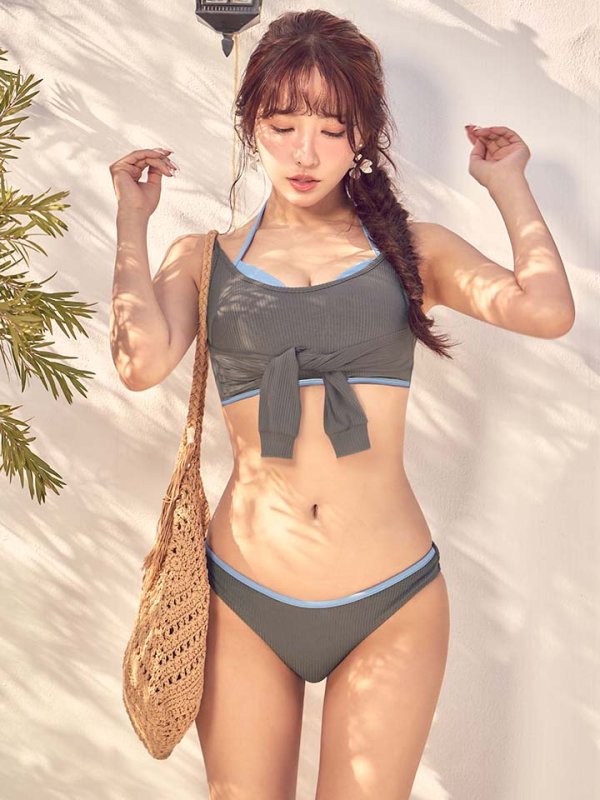 グレー×ブルー　モデル：三上悠亜　身長：159cm　着用サイズ：Sサイズ