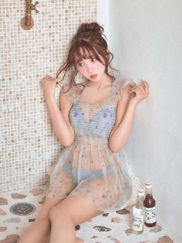 ブルー　モデル:三上悠亜 身長:159cm 着用サイズ:Sサイズ