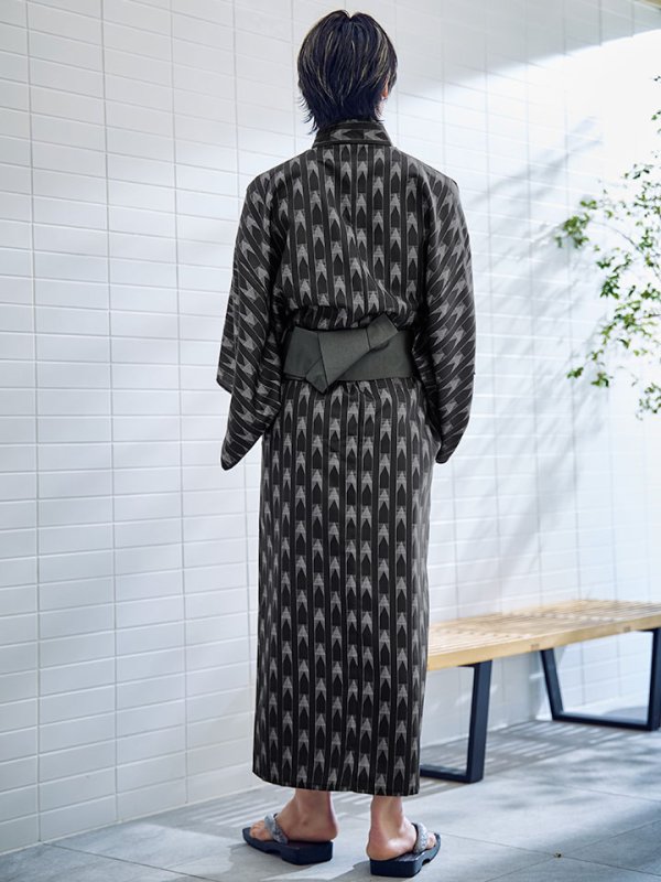 画像13: 【即日発送】【メンズ浴衣】ブラック矢羽線画紳士浴衣 【浴衣３点セット 浴衣/帯/下駄】[YMT]
