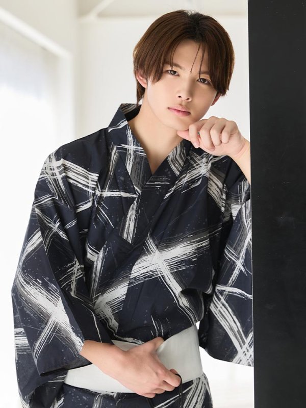 モデル：今井暖大　身長：173cm　着用サイズ：Lサイズ