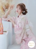 【即日発送！】【浴衣】大人スウィート/ピンク地x百合浴衣 OBI-siwa-200-kj-13-OW/ HIMO-900-yn-8-P/ YA-1079-kj-6-W / HEKO-800-sb-4-P/ GETA-02-ok-5-P [YMT]