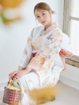 【即日発送】アプリコットピンク牡丹浴衣  【浴衣３点セット 浴衣/帯/下駄】OBI-g-500-kj-4-OR / HIMO-902-kj-3-TRC / HEKO-800-sb-5-W / YA-68-kn-P / GETA-01-kj-3-IV[YMT]