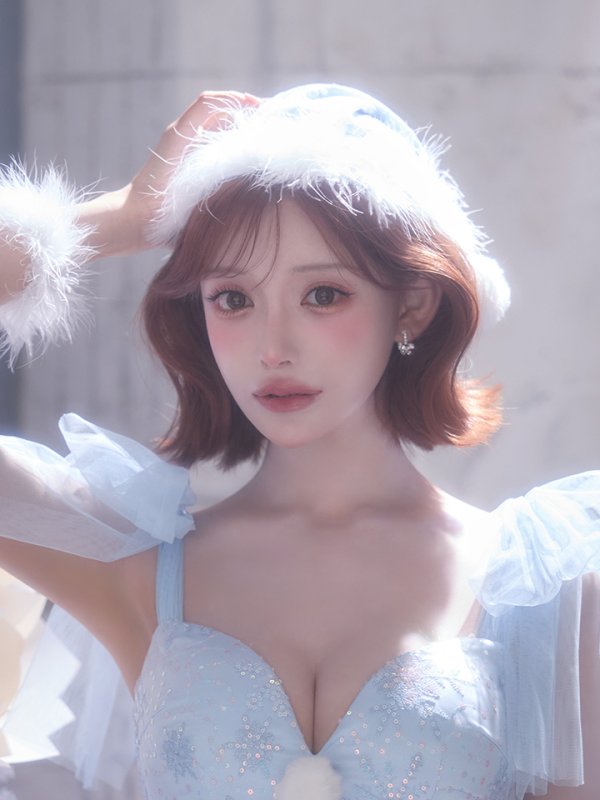 ブルー　モデル：明日花キララ　身長：162cm　着用サイズ：Sサイズ