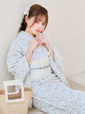 【即日発送】【浴衣】くすみブルー地x小花レース浴衣 【浴衣３点セット 浴衣/帯/下駄】 OBI-hira-100-ok-15-WxW / HIMO-900-yn-4-GYxGY /  HEKO-800-sb-5-W / YA-1069-kn-W /GETA-02-ok-3-LBL [YMT]