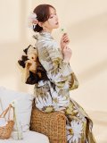【即日発送】大人グリーンベージュフラワー浴衣【浴衣３点セット 浴衣/帯/下駄】OBI-siwa-200-kj-9-BR / HIMO-900-yn-7-MOC / HEKO-800-sb-3-BR / YA-496-kj-W / YA-72-kn-MOC / GETA-01-kj-3-IV [YMT]