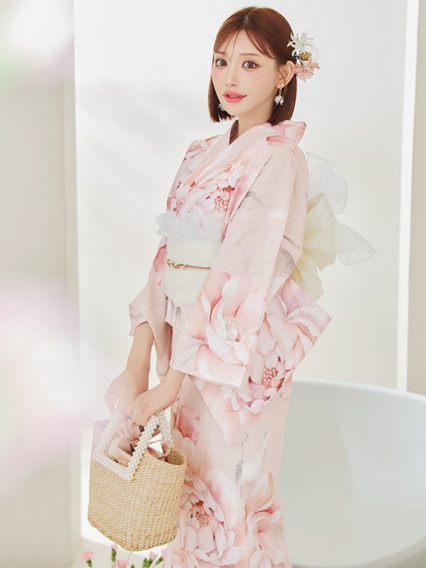 モデル：明日花キララ　身長：162cm　着用サイズ：Fサイズ