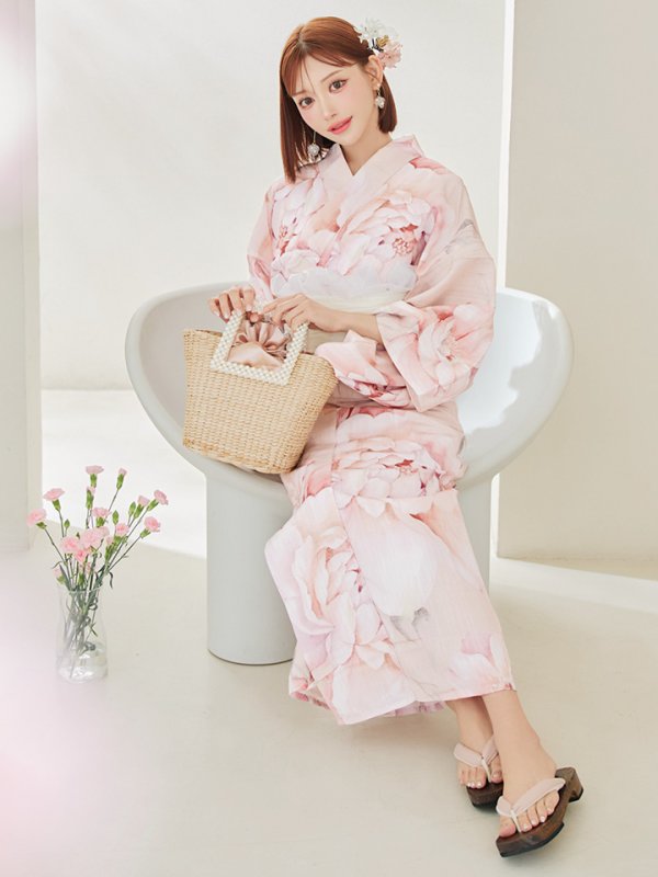 モデル：明日花キララ　身長：162cm　着用サイズ：Fサイズ