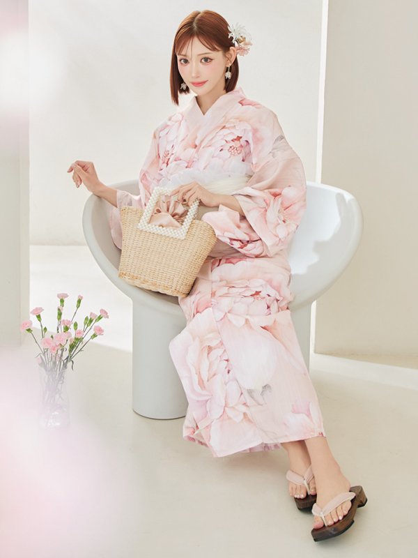 モデル：明日花キララ　身長：162cm　着用サイズ：Fサイズ