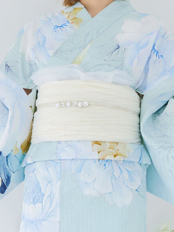 モデル:三上悠亜 身長:158cm 着用サイズ:Fサイズ