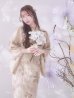 画像2: ベージュフラワー浴衣【浴衣３点セット 浴衣/帯/下駄】OBI-siwa-204-wk-8-BE / HIMO-900-yn-8-P / HEKO-800-sb-11-MOC / GETA-01-kj-7-P/ [yo/YMT] (2)