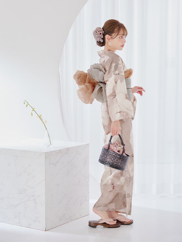 モデル：ちぃぽぽ　身長158cm　着用サイズ：Fサイズ