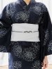 画像18: 【ノベルティ対象】線画フラワー紺地浴衣【浴衣３点セット 浴衣/帯/下駄】 OBI-hira-100-ok-15-WxW / HIMO-900-yn-1-B / YA-1072-kn-B / GETA-01-kj-1-B/ [y/OF01]