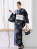 画像3: 【ノベルティ対象】線画フラワー紺地浴衣【浴衣３点セット 浴衣/帯/下駄】 OBI-hira-100-ok-15-WxW / HIMO-900-yn-1-B / YA-1072-kn-B / GETA-01-kj-1-B/ [y/OF01]
