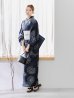画像7: 【ノベルティ対象】線画フラワー紺地浴衣【浴衣３点セット 浴衣/帯/下駄】 OBI-hira-100-ok-15-WxW / HIMO-900-yn-1-B / YA-1072-kn-B / GETA-01-kj-1-B/ [y/OF01]