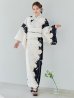 画像4: 【即日発送】モノトーンフラワー浴衣 【浴衣３点セット 浴衣/帯/下駄】OBI-hira-100-ok-15-WxW / HIMO-900-yn-1-B / YA-1086-wk-B / GETA-01-kj-1-B/ [/OF01]