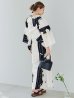 画像8: 【即日発送】モノトーンフラワー浴衣 【浴衣３点セット 浴衣/帯/下駄】OBI-hira-100-ok-15-WxW / HIMO-900-yn-1-B / YA-1086-wk-B / GETA-01-kj-1-B/ [/OF01]