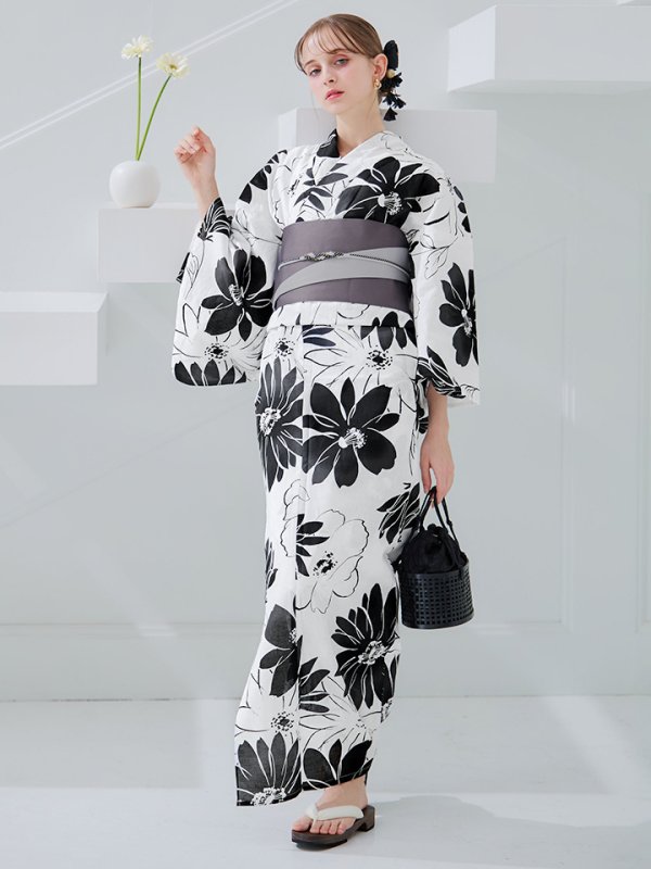 モデル:KATE 身長:169cm 着用サイズ:Fサイズ