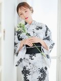 【予約 /5月中旬発送予定】ホワイトブラック桜柄浴衣 OBI-siwa-204-wk-1-B / HIMO-900-yn-1-B / / YA-73-kn-GY / GETA-01-kj-1-B/ [o/OF01]