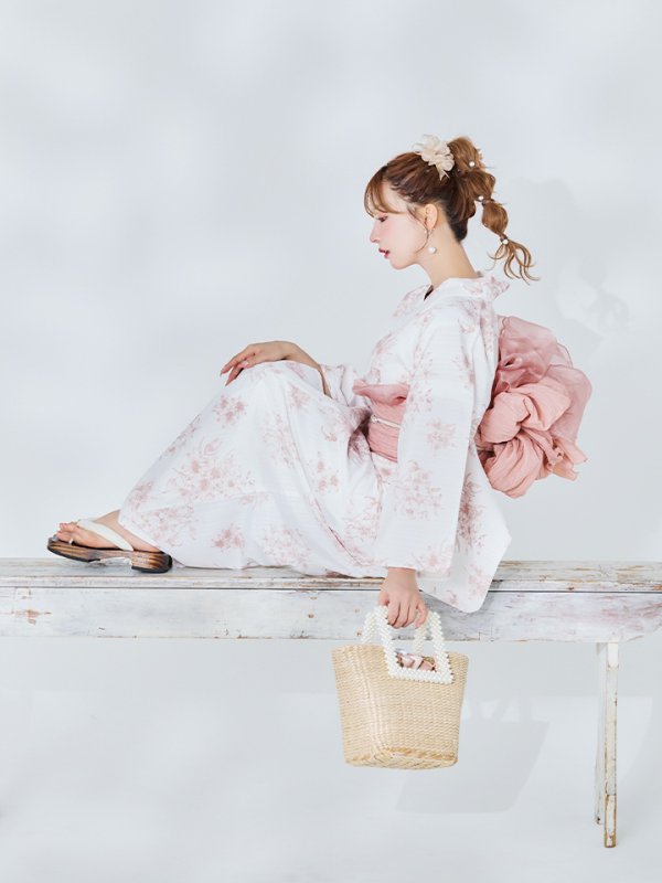 モデル：三上悠亜　身長159cm　着用サイズ：Fサイズ