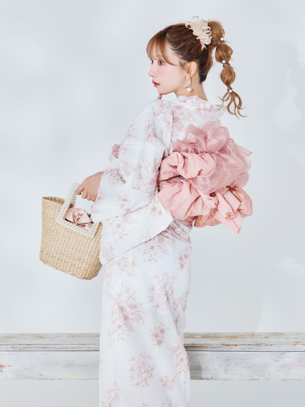 モデル：三上悠亜　身長159cm　着用サイズ：Fサイズ